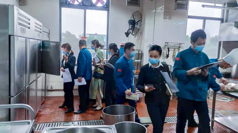 膨化食品的营养价值与其原料和加工工艺密切相关。优质膨化食品应具备以下特点：