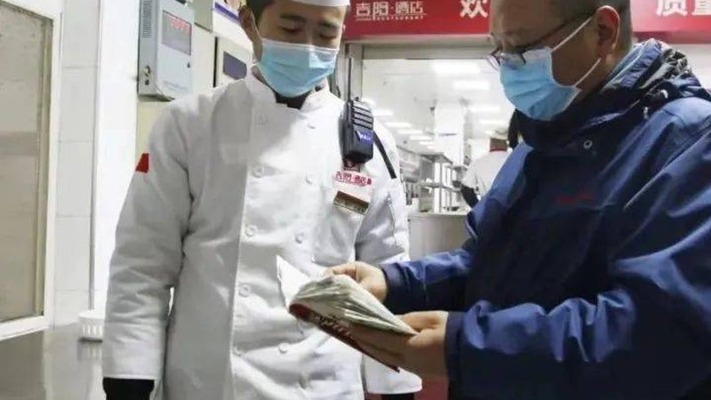 小标题：坚果开封后的保存难题